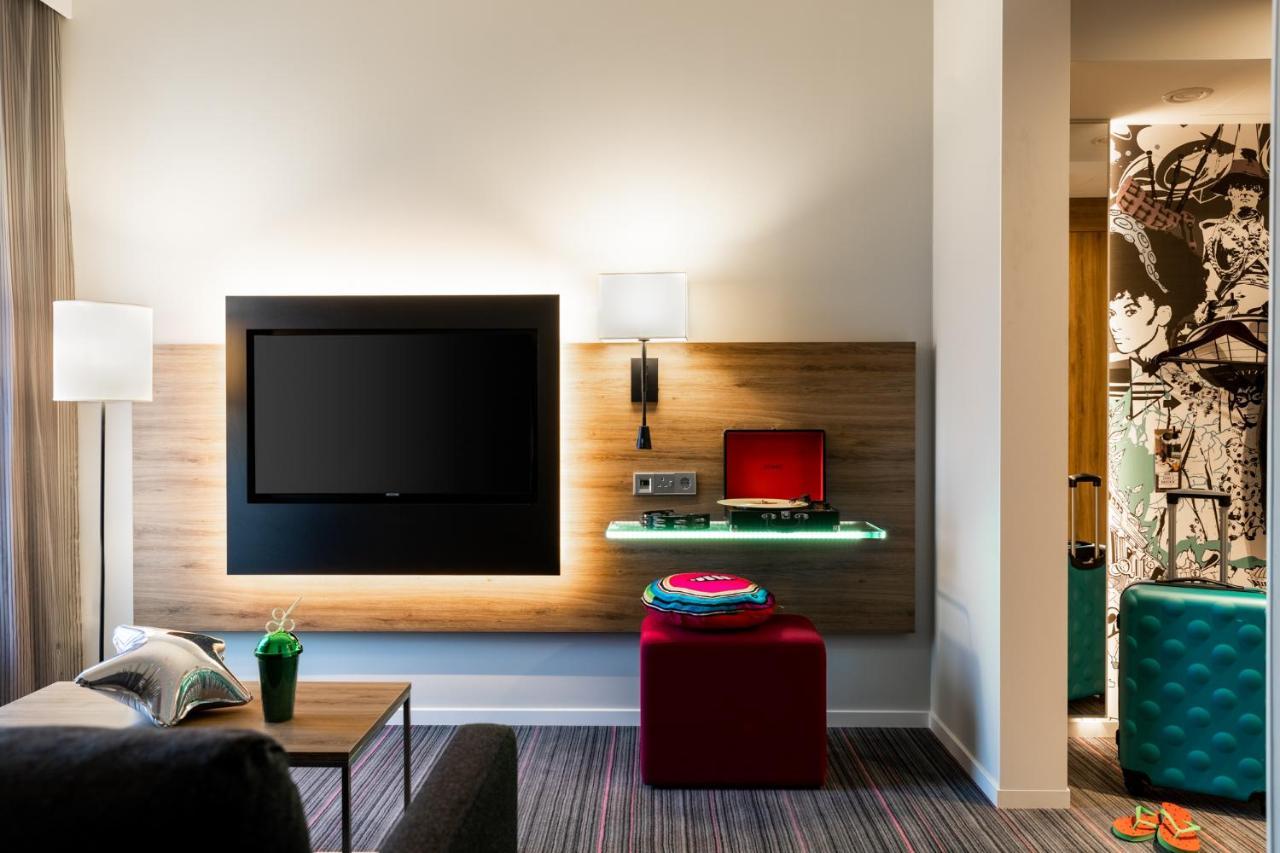Moxy Glasgow Sec Bagian luar foto