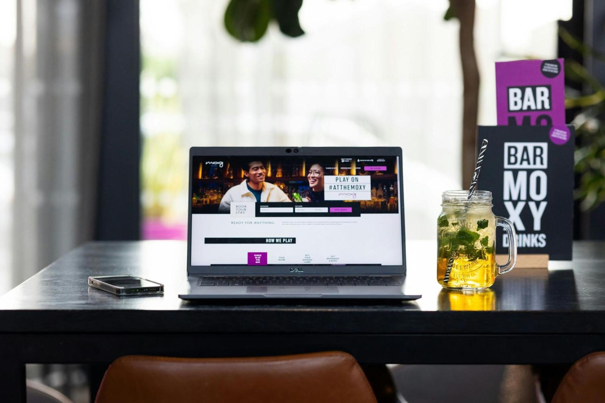 Moxy Glasgow Sec Bagian luar foto